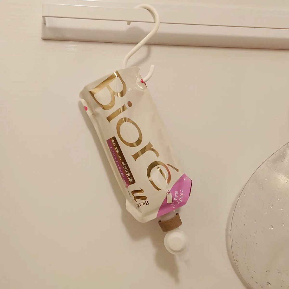 ザ ボディ ぬれた肌に使うボディ乳液 エアリーブーケの香り/ビオレu/ボディミルクを使ったクチコミ(4枚目)