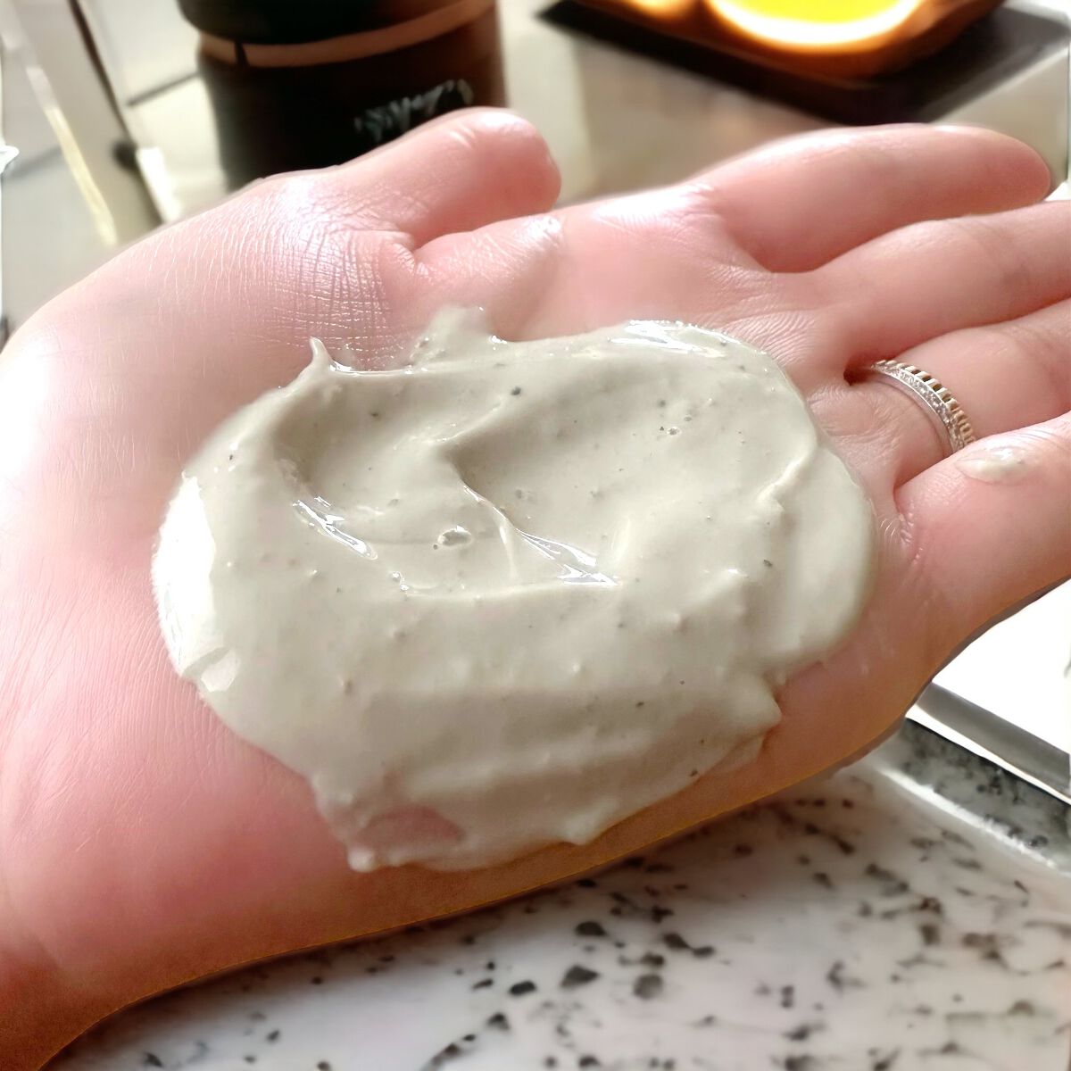 グロービタ フェイシャルスクラブ オレンジ＆ネロリ/AROMATICA/スクラブ・ゴマージュを使ったクチコミ（2枚目）