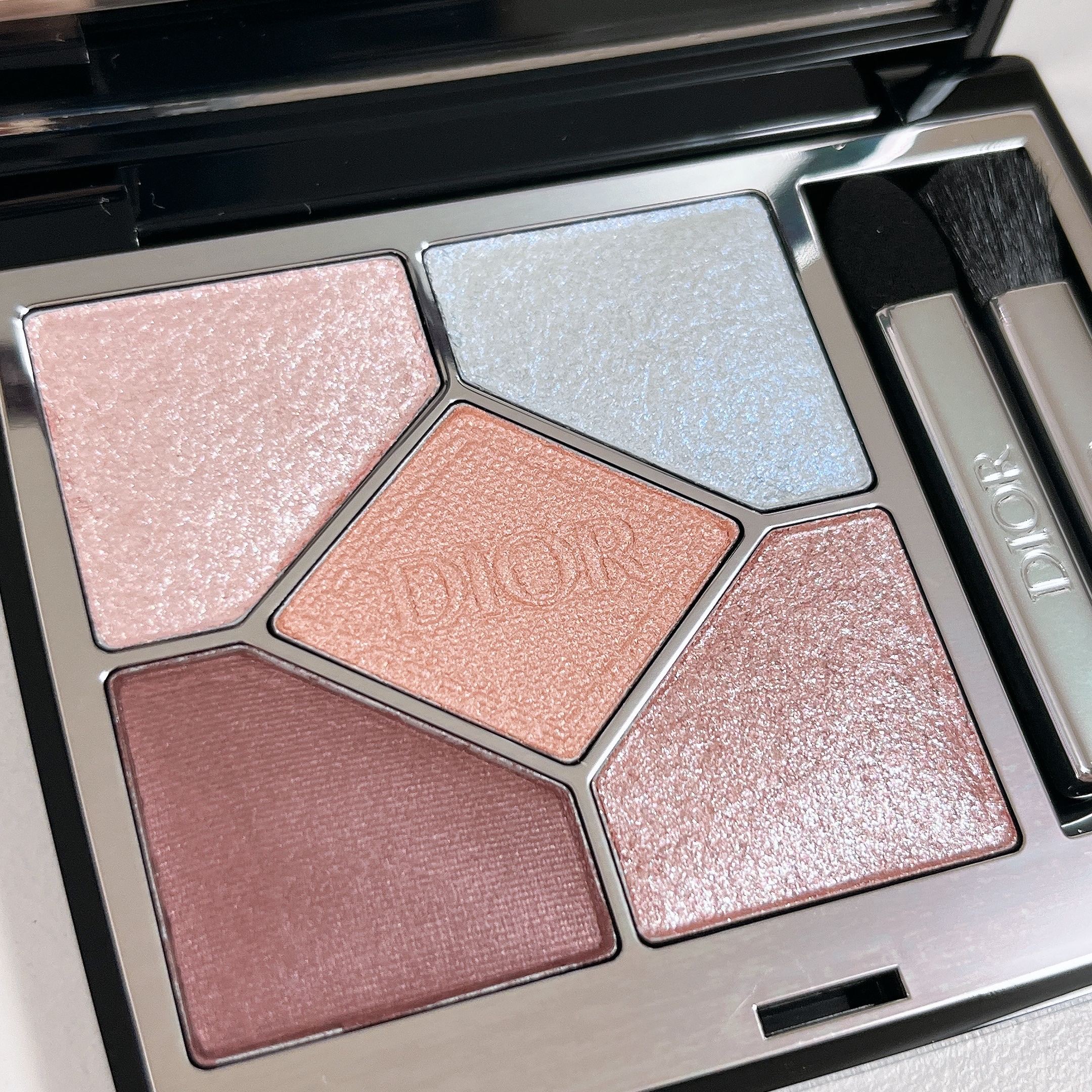 限定アイシャドウ】ディオールショウ サンク クルール｜Diorの