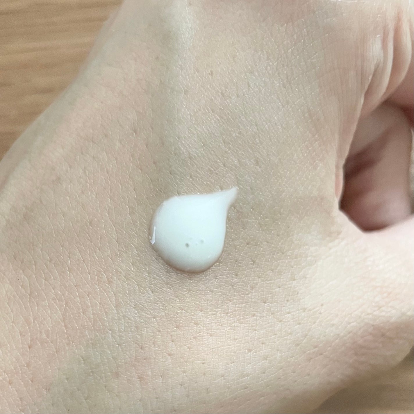 エアリーウォーターサンスクリーン プロフェッショナル/Feld Apotheke/日焼け止めローションを使ったクチコミ(2枚目)