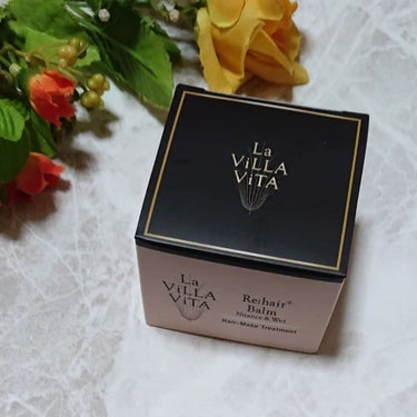 La ViLLA ViTA リ・ヘアプラス バームのクチコミ「キューティクルを集中補修しながら潤いを与えるトリートメント成分にヘアメイク機能をプラスしたスタ.....」（2枚目）