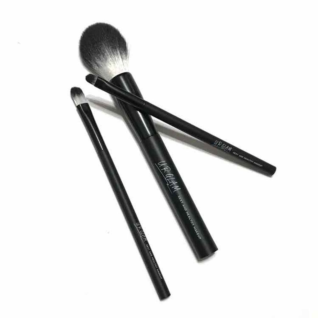 たまご3 on LIPS 「話題のURGLAMアイテムメイクブラシ✨近くのダイソーでやっと..」(1枚目)