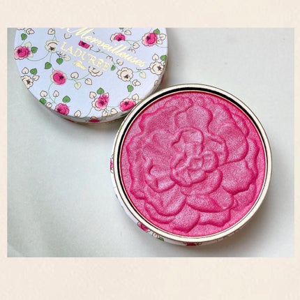 シマリング パウダー ブラッシュ/レ・メルヴェイユーズ ラデュレ/パウダーチークを使ったクチコミ(2枚目)