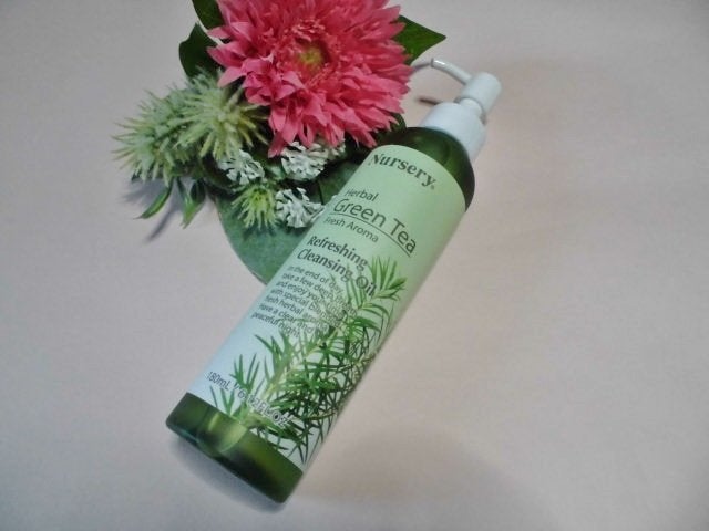 リフレッシングクレンジングオイル ハーバルグリーンティー/Nursery(ナーセリー)/オイルクレンジングを使ったクチコミ(1枚目)