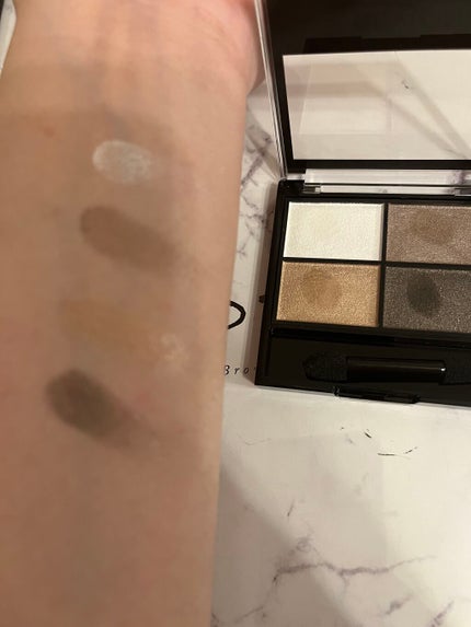 レブロン カラーステイ デイ トゥ ナイト アイシャドウ クアッド/REVLON/アイシャドウパレットを使ったクチコミ(2枚目)