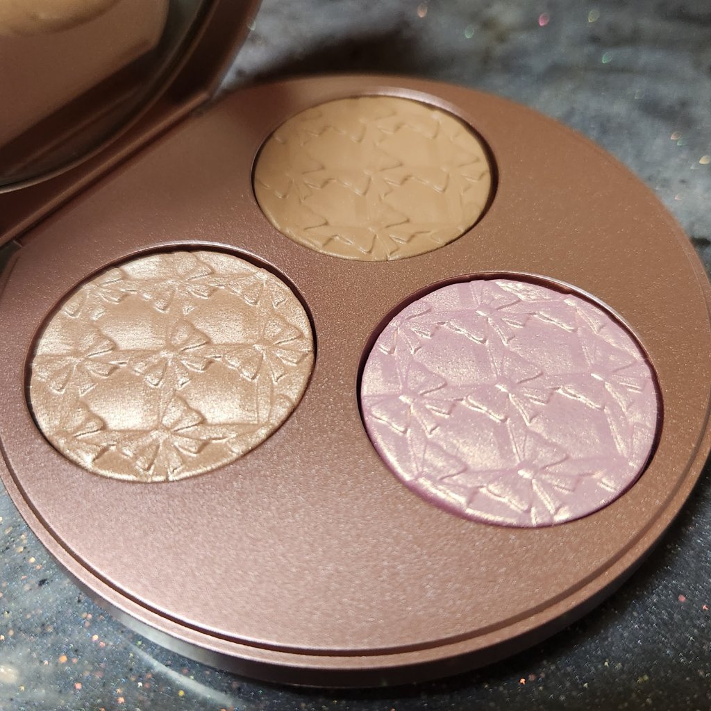 エファベセンス エクストラ ディメンション フェイス コンパクト ライト/M・A・C/パウダーチークを使ったクチコミ（2枚目）