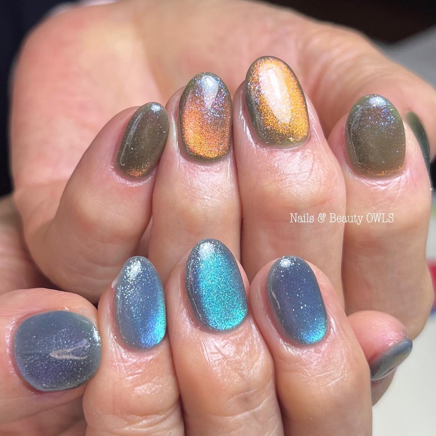 ぴよこれいと あうるす on LIPS 「落ち着いた色味でマグネットのオーダー。くすみブルーとカーキでマ..」(3枚目)