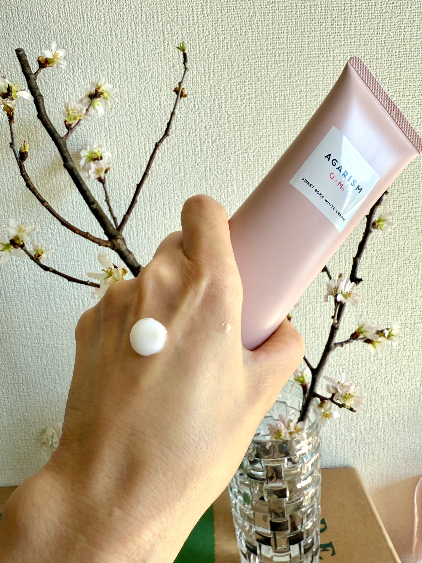 キューミースウィートボムホワイトクリーム/AGARISM/ボディクリームを使ったクチコミ(2枚目)
