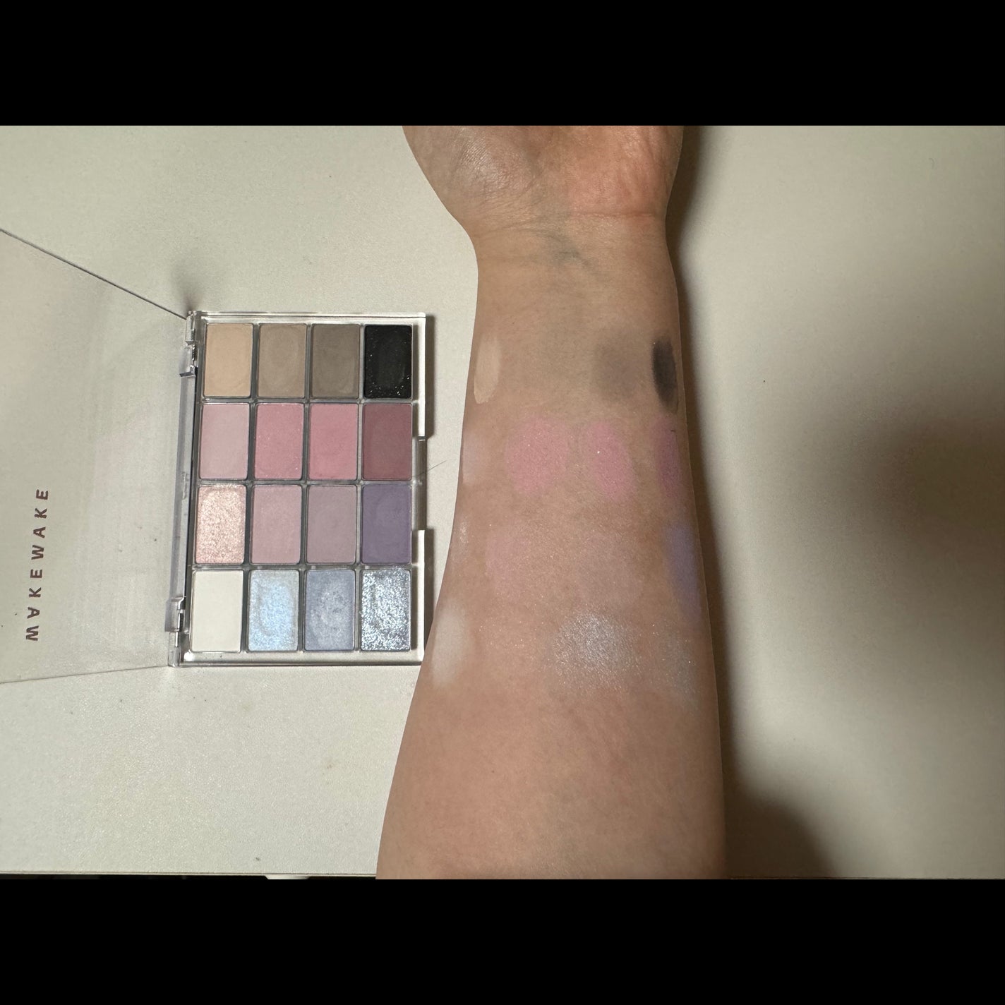 ソフトブラーリングアイパレット/wakemake/アイシャドウパレットを使ったクチコミ(2枚目)