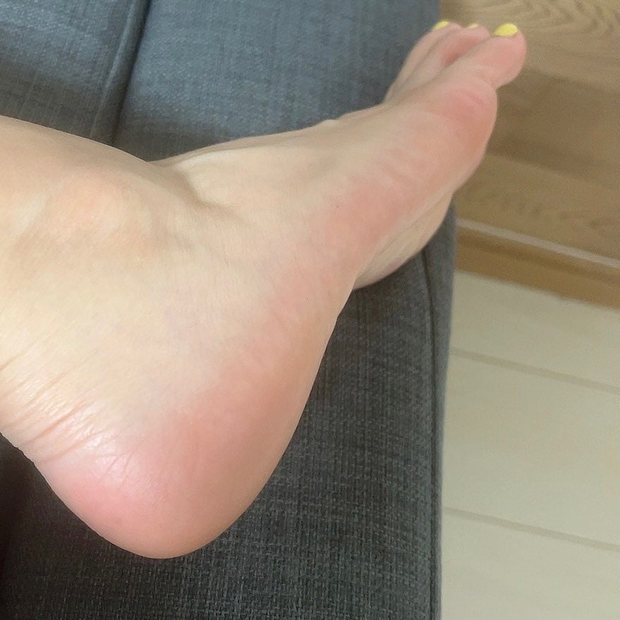 ズボラ主婦。 on LIPS 「いきなり足でごめんなさい👣🙇♀️もうすぐ国際女性デーなのでペ..」(4枚目)