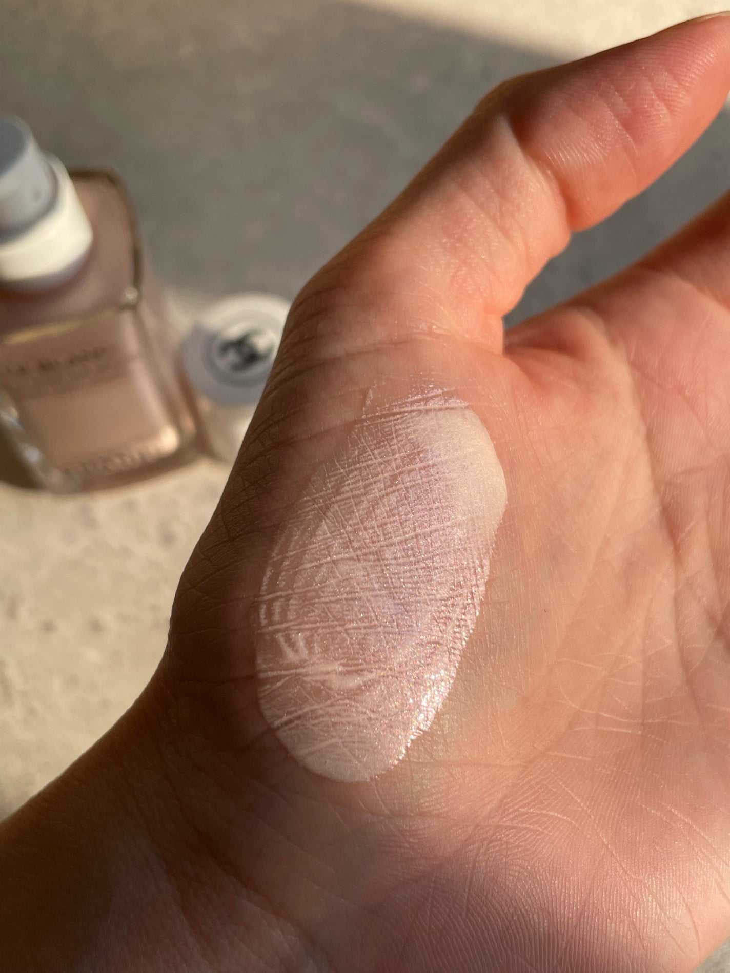 ル ブラン ロージー ドロップス/CHANEL/リキッドハイライトを使ったクチコミ(2枚目)