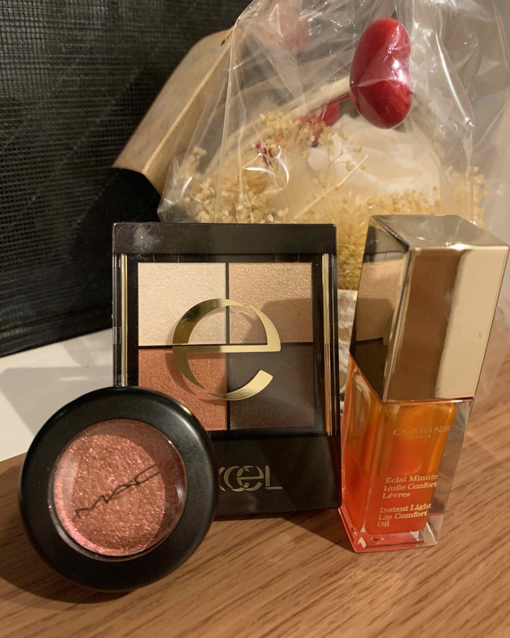 ダズルシャドウ/M・A・C/単色アイシャドウを使ったクチコミ(2枚目)