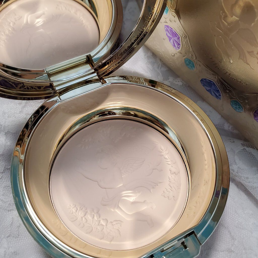 フェースアップパウダー ２０２２/ミラノコレクション/プレストパウダーを使ったクチコミ（2枚目）