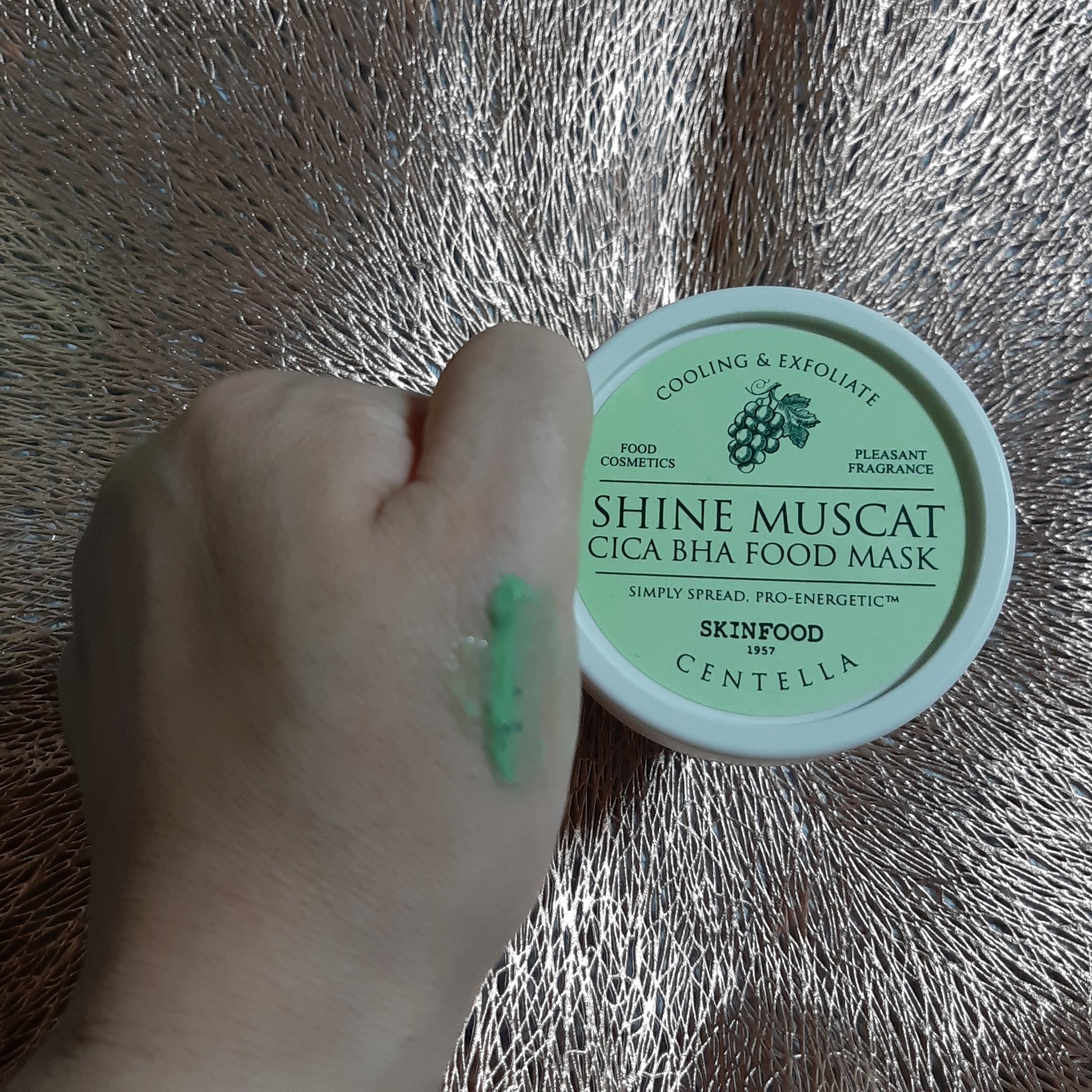 シャインマスカットシカフードマスク/SKINFOOD/洗い流すパック・マスクを使ったクチコミ（3枚目）