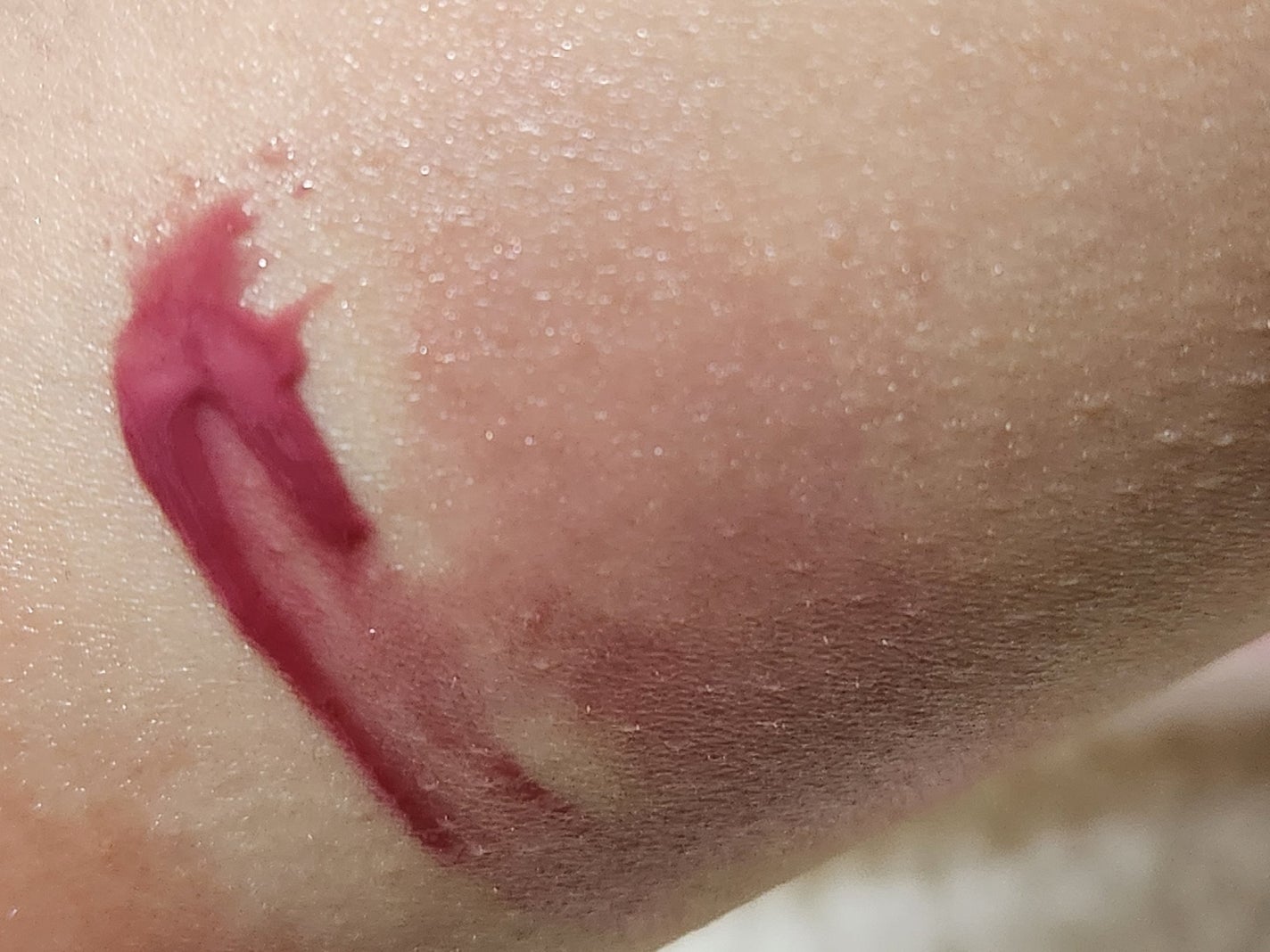 ジューシーラスティングティント/rom&nd/リップティントを使ったクチコミ(2枚目)