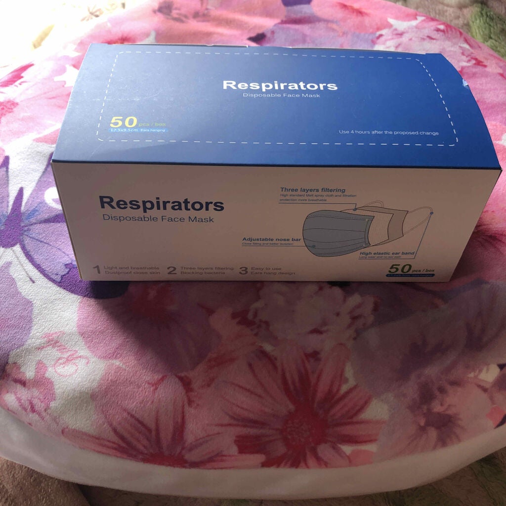おいちゃん@フォロバ100% on LIPS 「三層構造使い捨て不織布マスク50枚入通販サイトで買ってみた✨最..」(1枚目)