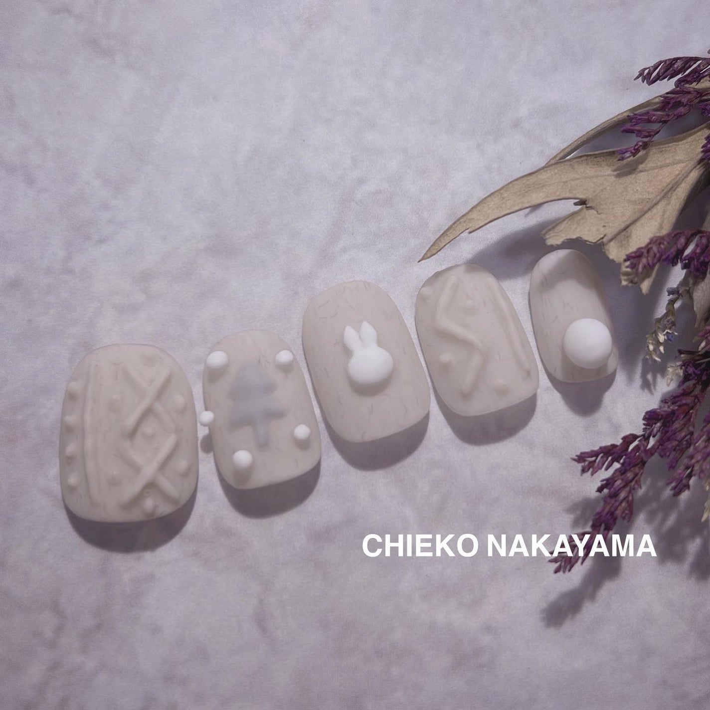 なかやまちえこ on LIPS 「ほっこりニットネイル❄️365日ネイル301日め⠀⠀@prea..」(1枚目)