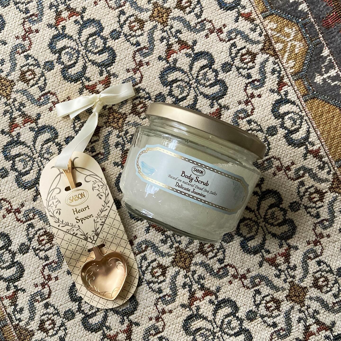 ボディスクラブ デリケート・ジャスミン デリケート・ジャスミン 320g/SABON/ボディスクラブを使ったクチコミ（1枚目）