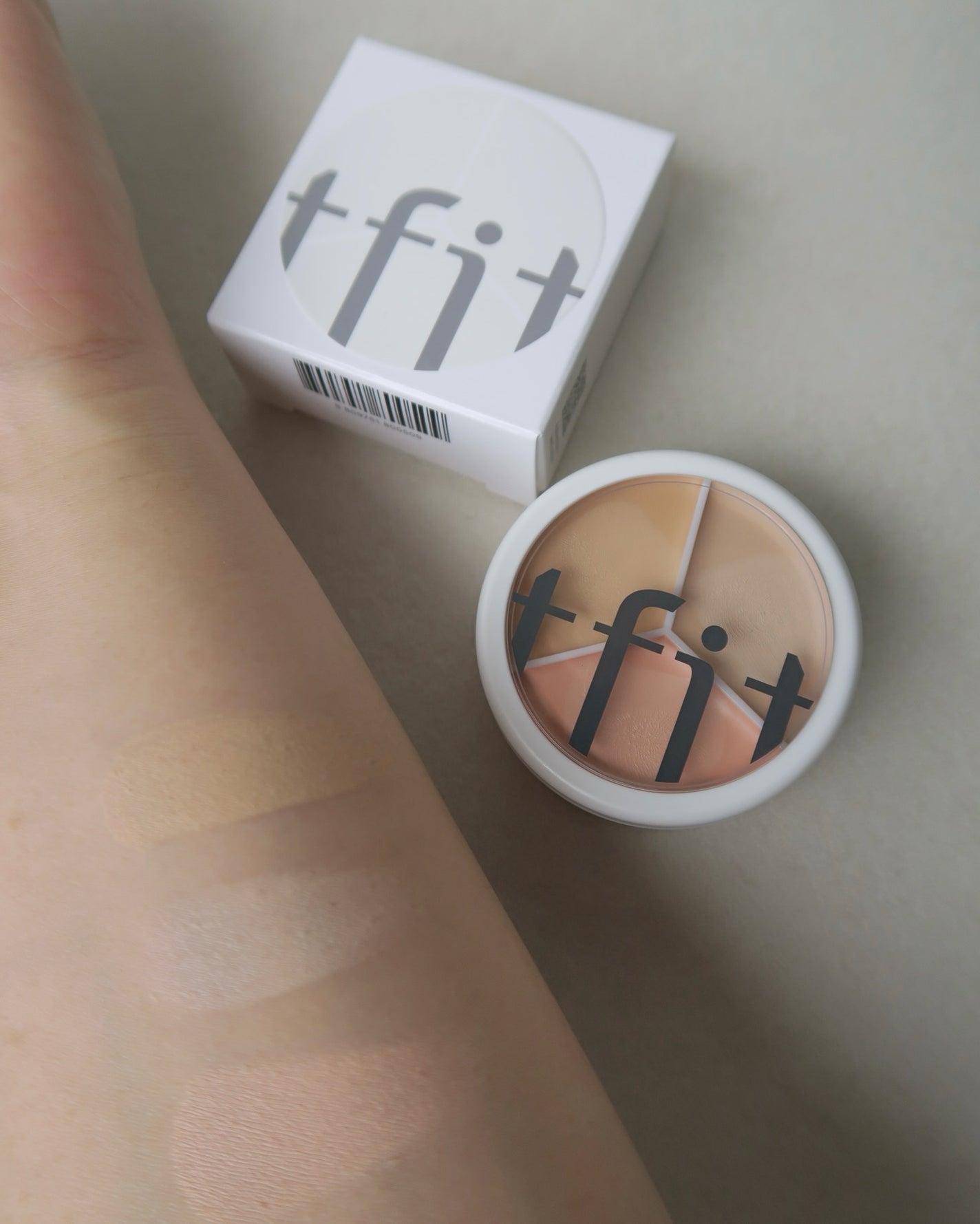 yumiko on LIPS 「【makeup】メイクの話。最近使ってるコンシーラー‼︎百貨店..」(2枚目)