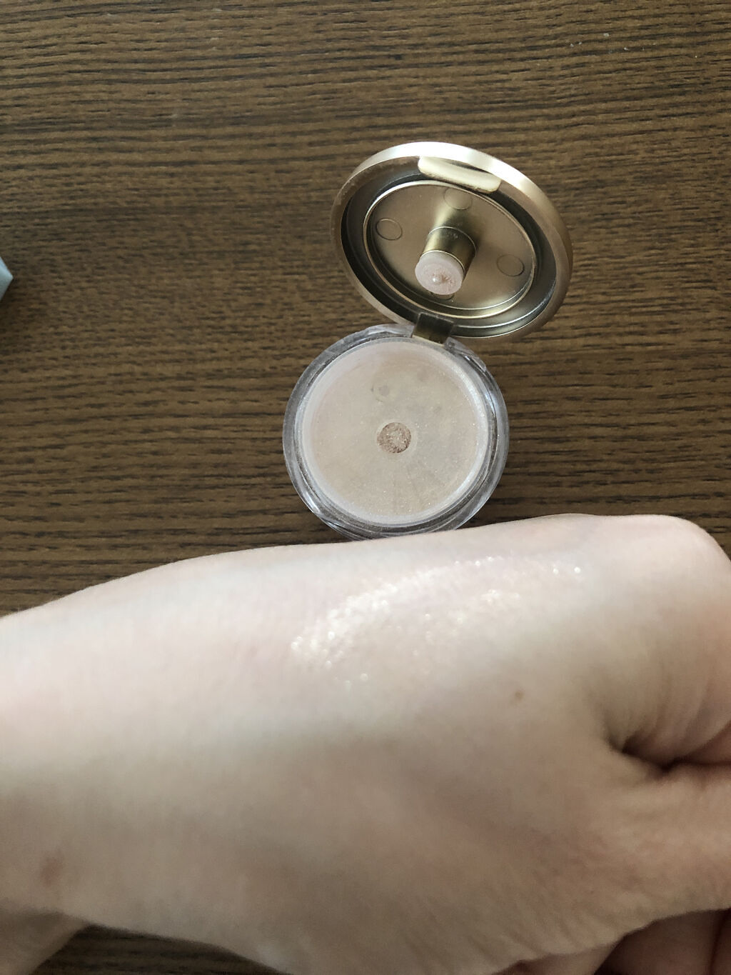 ミネラルピグメント パーリーベージュ/ONLY MINERALS/単色アイシャドウを使ったクチコミ（2枚目）