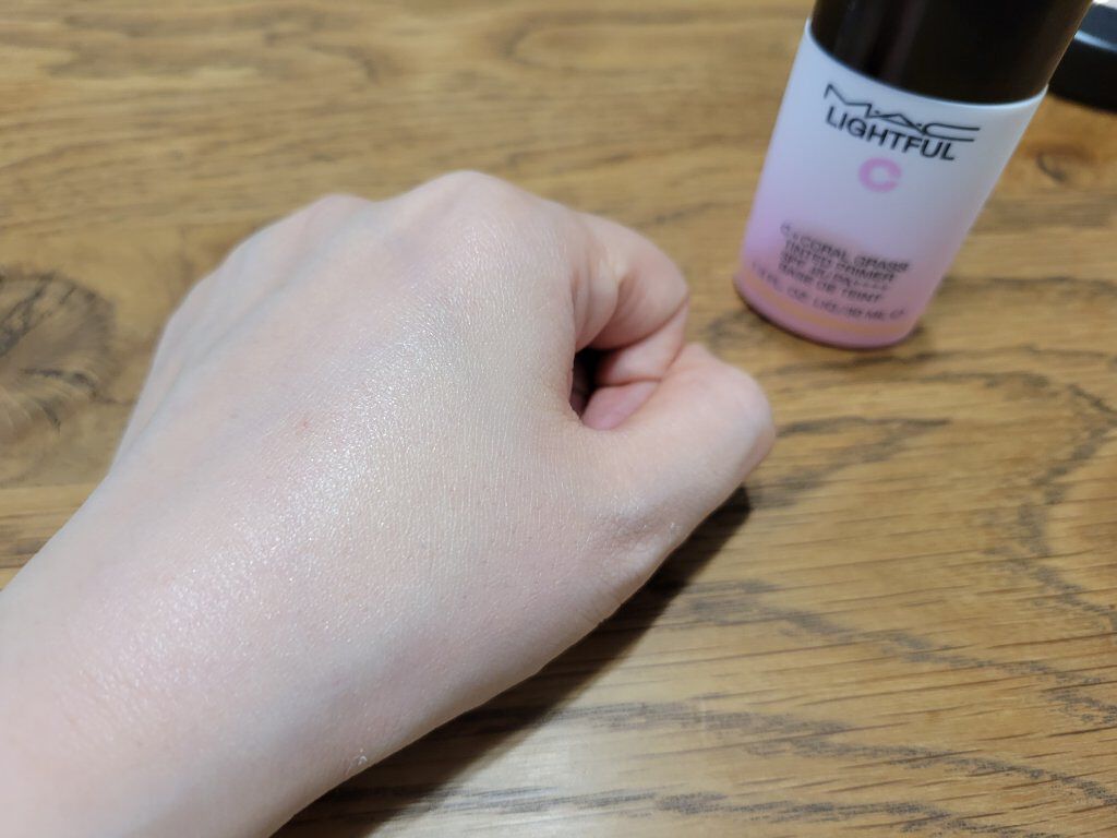 ライトフル Ｃ＋ティンティッド プライマーSPF45(PA++++)/M・A・C/化粧下地を使ったクチコミ（3枚目）