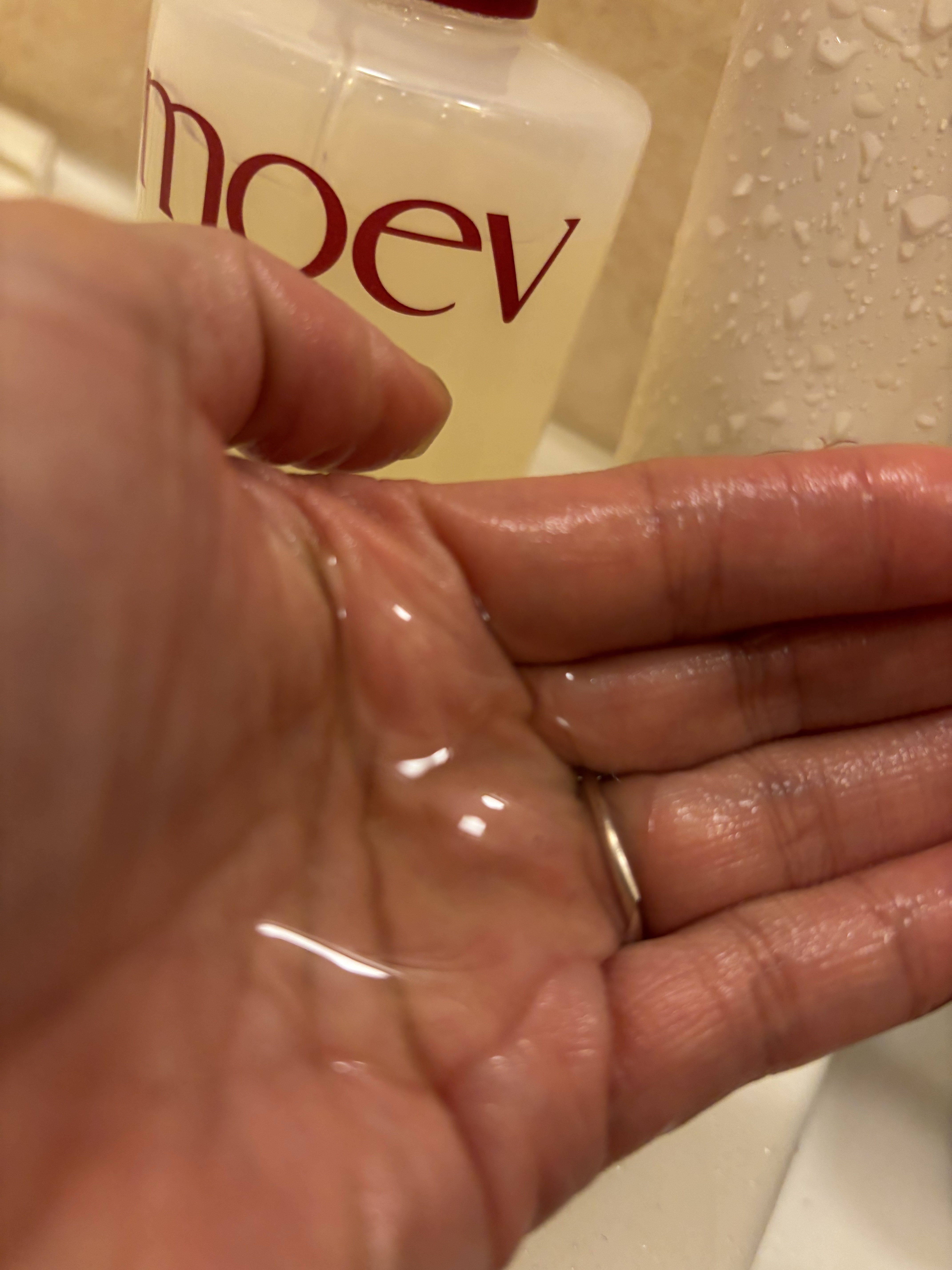 モエブ アヌカチン シャンプー/トリートメント/moev/市販シャンプーを使ったクチコミ（2枚目）