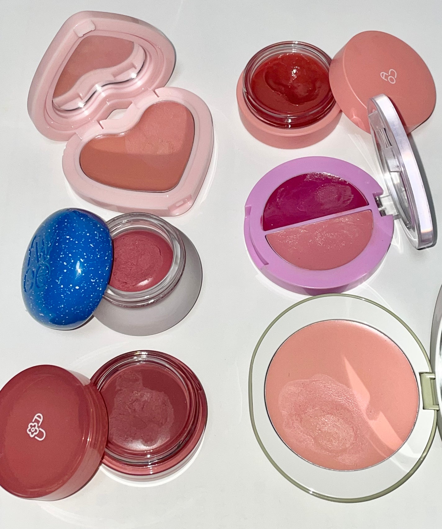 GLOWY TINT BALM/AOU/リップグロスを使ったクチコミ(2枚目)