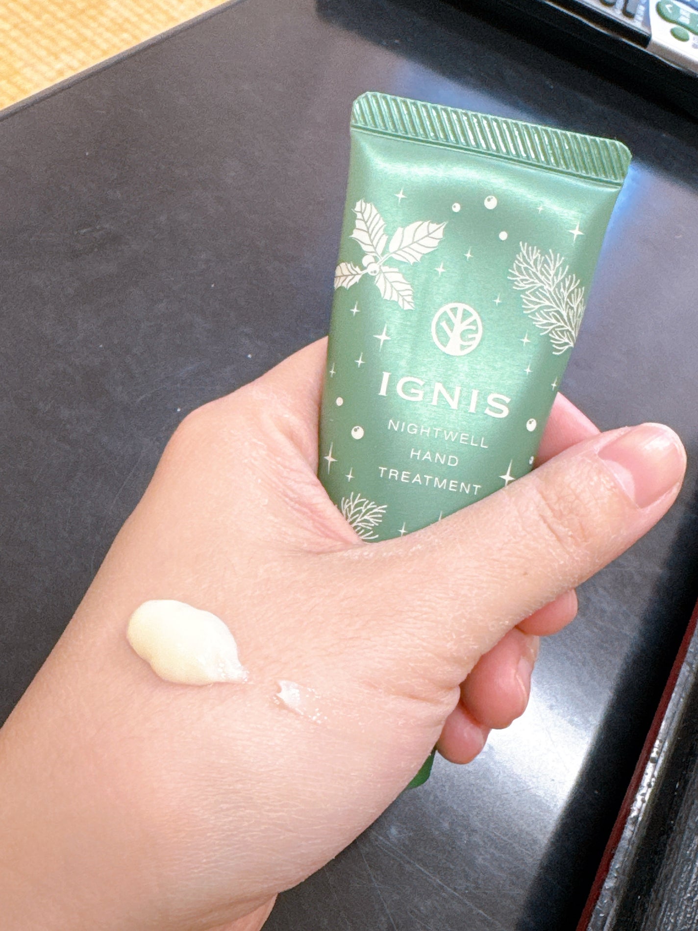 ナイトウェル ハンドトリートメント/IGNIS/ハンドクリームを使ったクチコミ(2枚目)