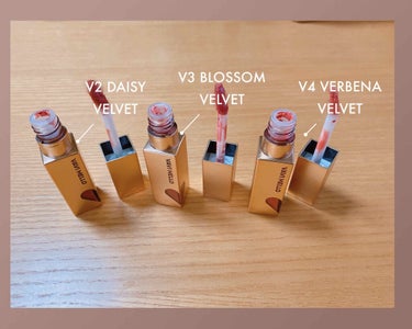 
VAVI MELLO❤️


ハートウィンドウリップティントベルベットタイプV7サルビアベルベット


ハートのパッケージから可愛いバビメロのリップを紹介！


・唇を彩る美しいドライフラワー
　塗っ