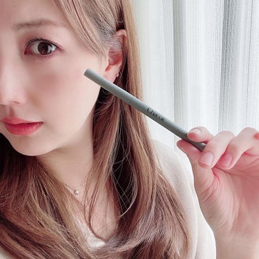 〔 chacottcosmetics 〕

大好きなチャコットコスメ💕

毎日何かしらのアイテムを使ってメイクしてます♡

今回はジェルライナーを試してみましたがこれまた良い🥰

この極細2mmの芯が使いやすくて目元でもスルスル〜っと描けて素晴らしい❣️

どうしても力加減がむずかしくて細い芯のものってポキポキっと折れちゃったりすることが多くて避けてましたが、これなら私でも上手に使える☺️

太さも調整しやすくてにじみにくい優秀コスメ💓

私はブラックを使いましたがブラウンも販売されているのでぜひぜひチェックしてみてください

チャコット
ジェルライナー
270 ブラック
価格：1,650円（税込）

#chacottcosmetics #映えるメイクアップ #アイメイク #こすれに強い #漆黒アイライナー #ウォータープルーフ #アイライナー #ジェルライナー #monipla #chacottcosmetics_fan #BESTプチプラコスメ の画像 その0