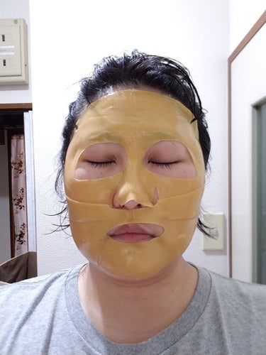SNAIL Essential 24K Gold Gel Mask Sheet/the SAEM/シートマスク・パックを使ったクチコミ（2枚目）