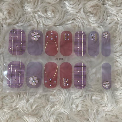 ちゃんぶぅ 投稿ある方フォロバ💕あんまり開かないから遅いよ on LIPS 「HITONOBU貼るだけ簡単ネイルシール 175円🙋♀️💬私..」(6枚目)