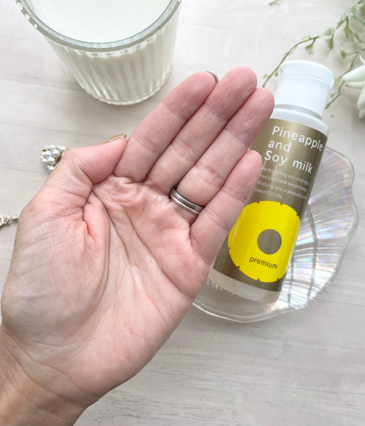 パイナップル豆乳ローションプレミアム/鈴木ハーブ研究所/ボディローションを使ったクチコミ(4枚目)