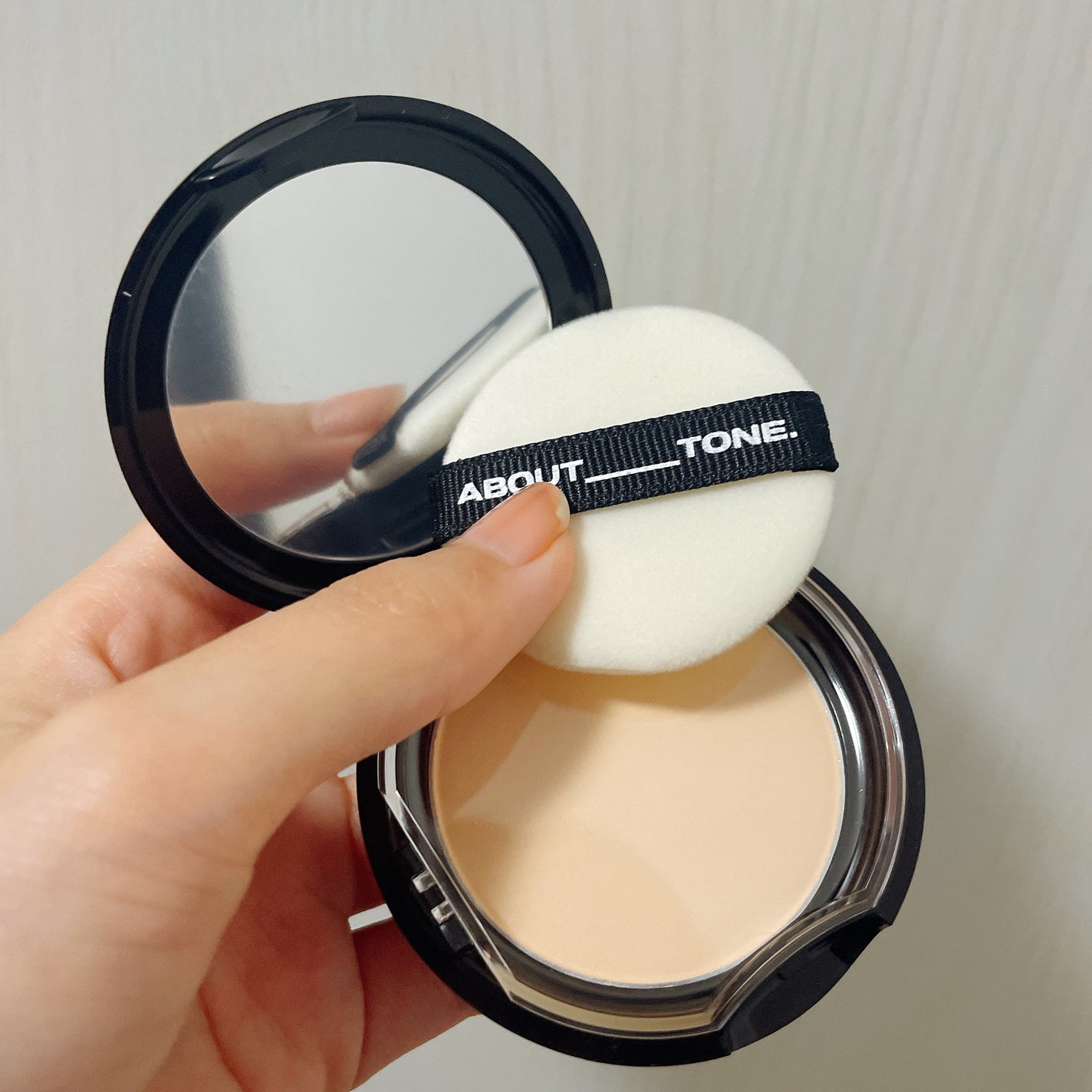ブラーパウダーパクト/ABOUT TONE/プレストパウダーを使ったクチコミ(2枚目)