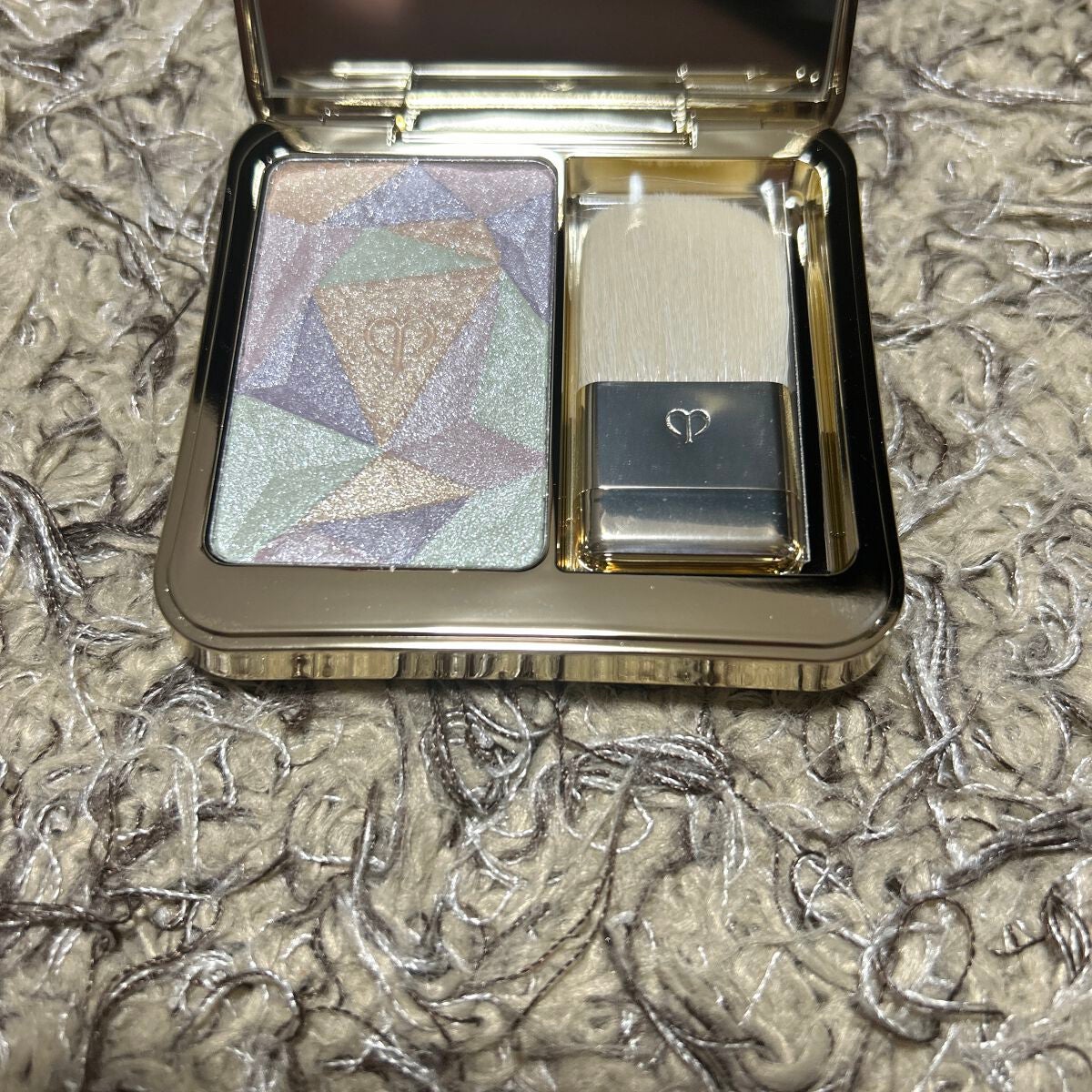 ル・レオスールデクラ /クレ・ド・ポー ボーテ/パウダーハイライトを使ったクチコミ(2枚目)