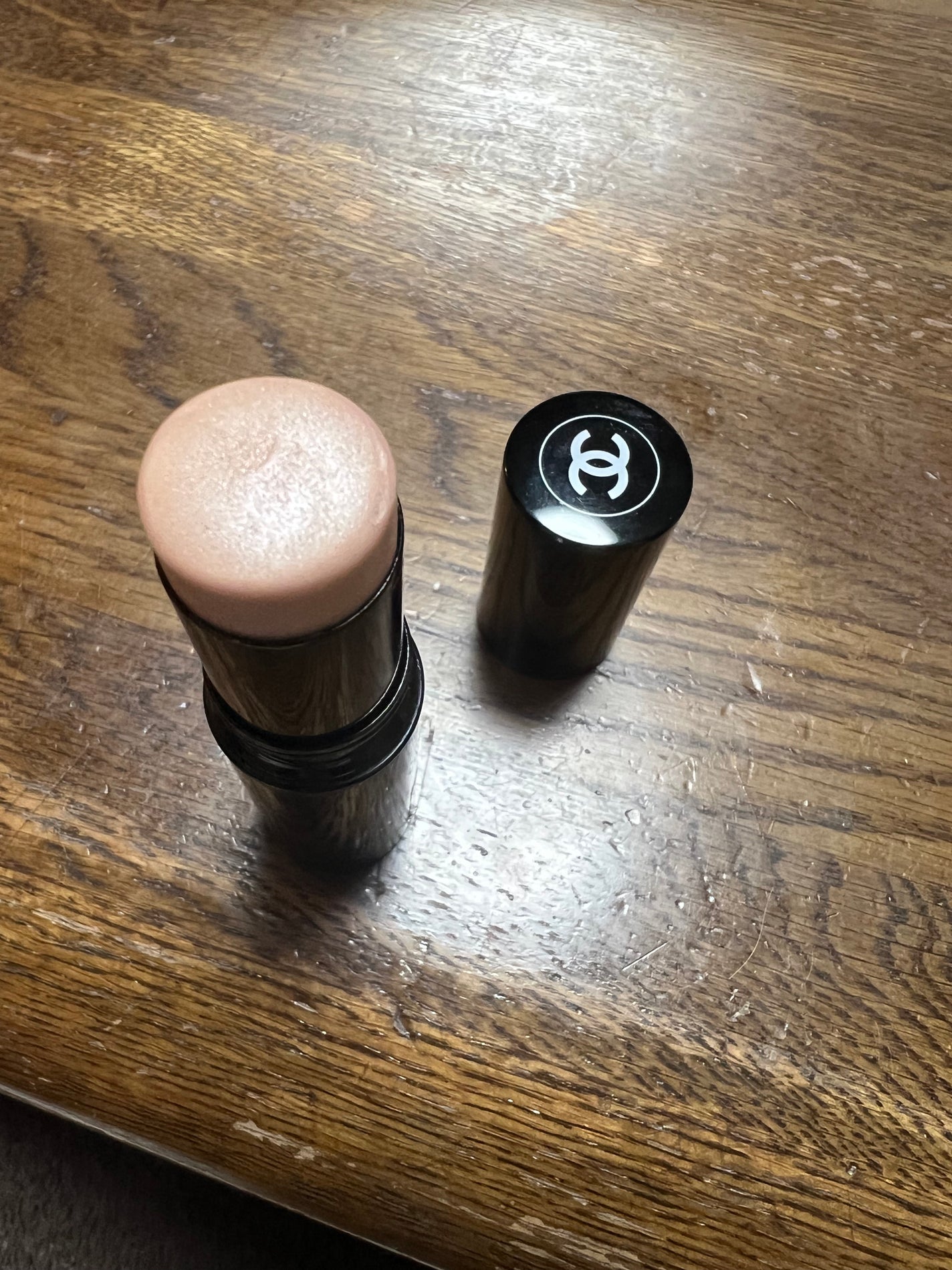 ボーム エサンシエル/CHANEL/スティックハイライトを使ったクチコミ(2枚目)