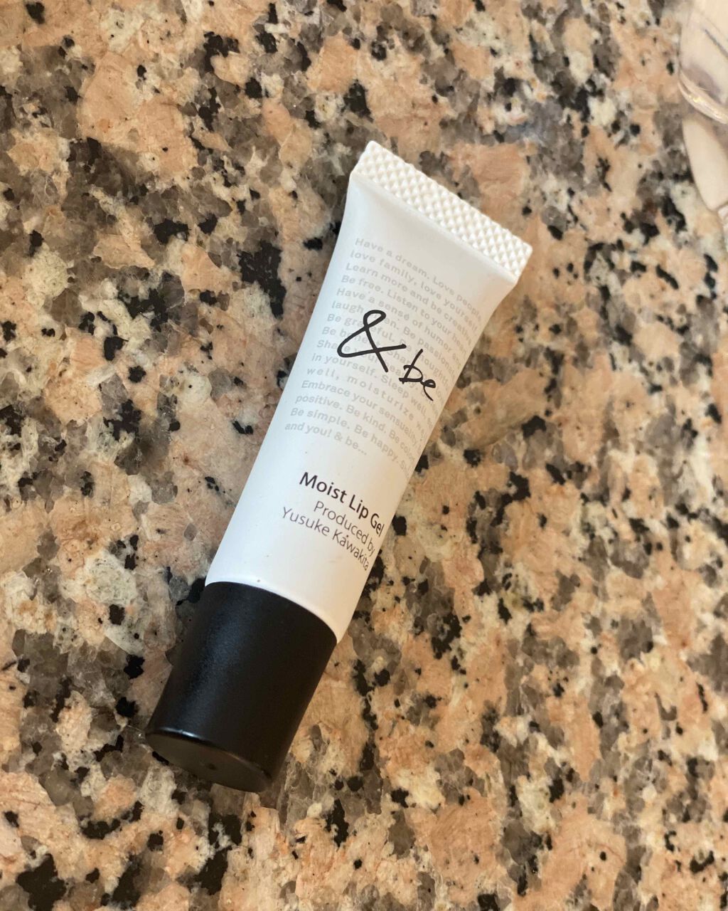 チャイ🧚♀️ on LIPS 「#アンドビー#&be河北#河北メイク寝る前に塗ると翌朝ぷるっぷ..」(1枚目)