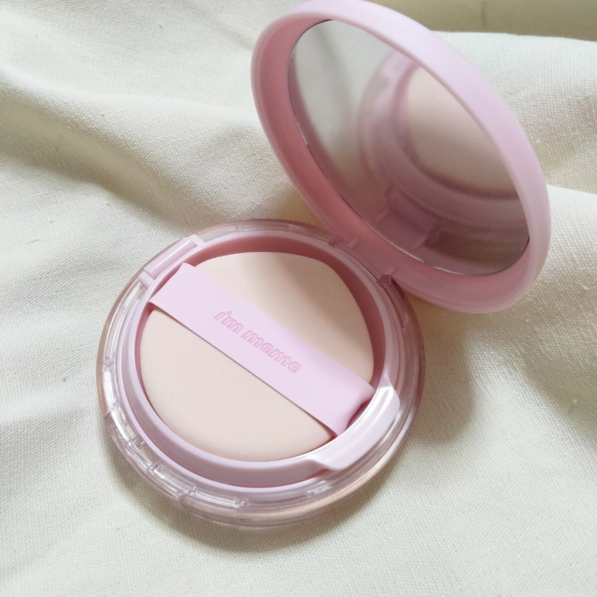 ワンダーベルベットラスティングクッション/i’m meme/クッションファンデーションを使ったクチコミ（2枚目）