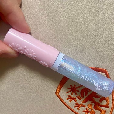 DAISO
Blooming Kitty リップオイルB　オーロラブルー

いつものリップの上に塗ると気分転換になるかなと思い、
購入しました💸

普通のリップオイルで特別に何かに優れているのでは
ない