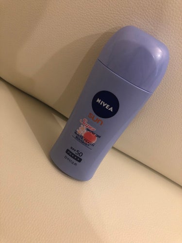 ニベア/スーパーウォータージェル

SPF50PA+++で紫外線対策はしっかりしてくれるのにジェルで重くないので過ごしていてもつけていることを忘れるくらいです！

石けんで落とせるのでオフも楽ちんです！