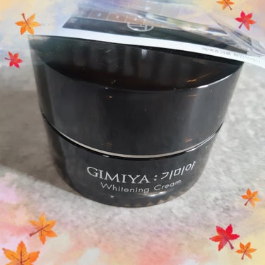 TONYMOLY
ギミヤホワイトニングクリーム

シミが悩みでシミに効きそうな物は色々ためしています。
