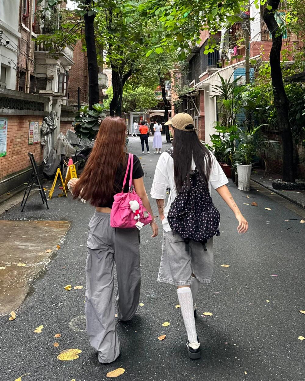 ひとみ on LIPS 「友達と会うのが楽しみです#コーデ#韓国コーデ#韓国雑貨#韓国フ..」(4枚目)