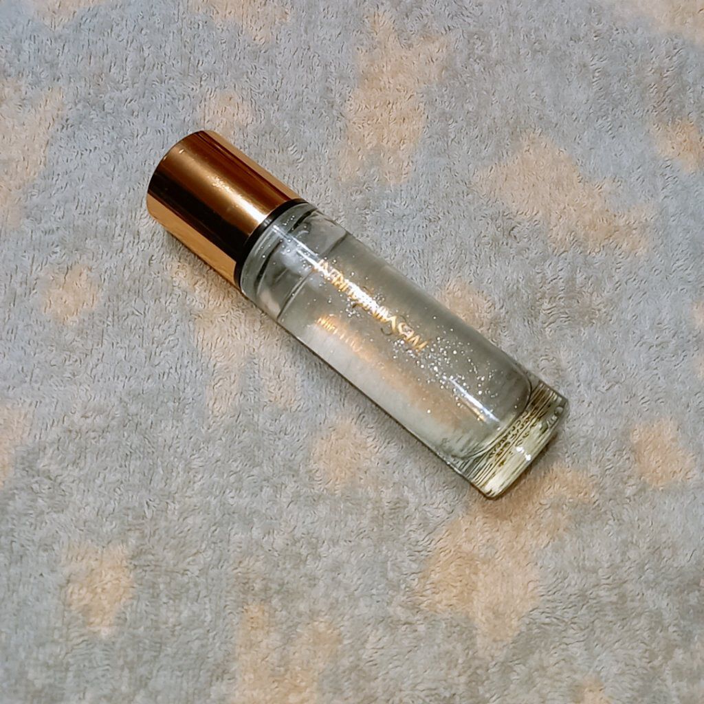 YVES SAINT LAURENT BEAUTE ラディアント タッチ ブラープライマーのクチコミ「Yves Saint Laurent

ラディアント タッチ ブラープライマー 
シルバー

.....」（1枚目）