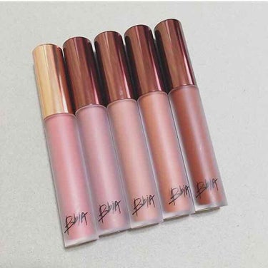 《BBIA》
LAST VELVET LIP TINT

💜 16 グレイスフル
💙 21 リアルノート
💛 22 メローノート
💚 23 ロマンチックノート
🧡 25 フィナーレノート

＊ 3枚目は