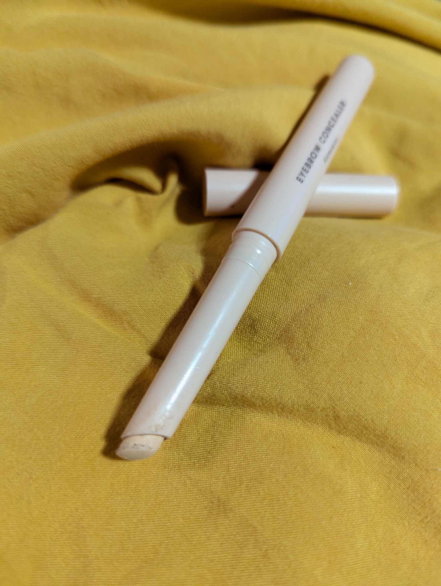 Kirei&co. アイブロウコンシーラーのクチコミ「最近お気に入りのKirei&co.
アイブロウコンシーラーなるものを手に入れたのは良かったんで.....」（1枚目）