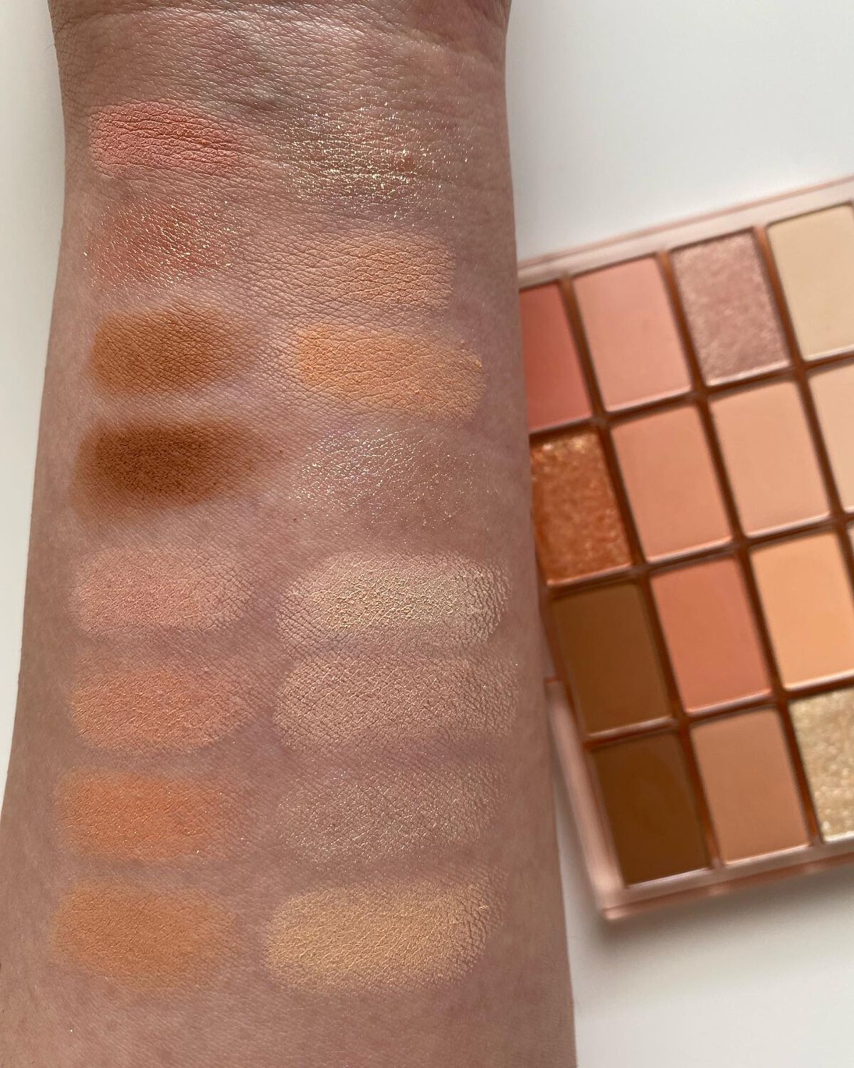 KANNIE on LIPS 「WAKEMAKESOFTBLURRINGEYEPALETTE0..」(5枚目)