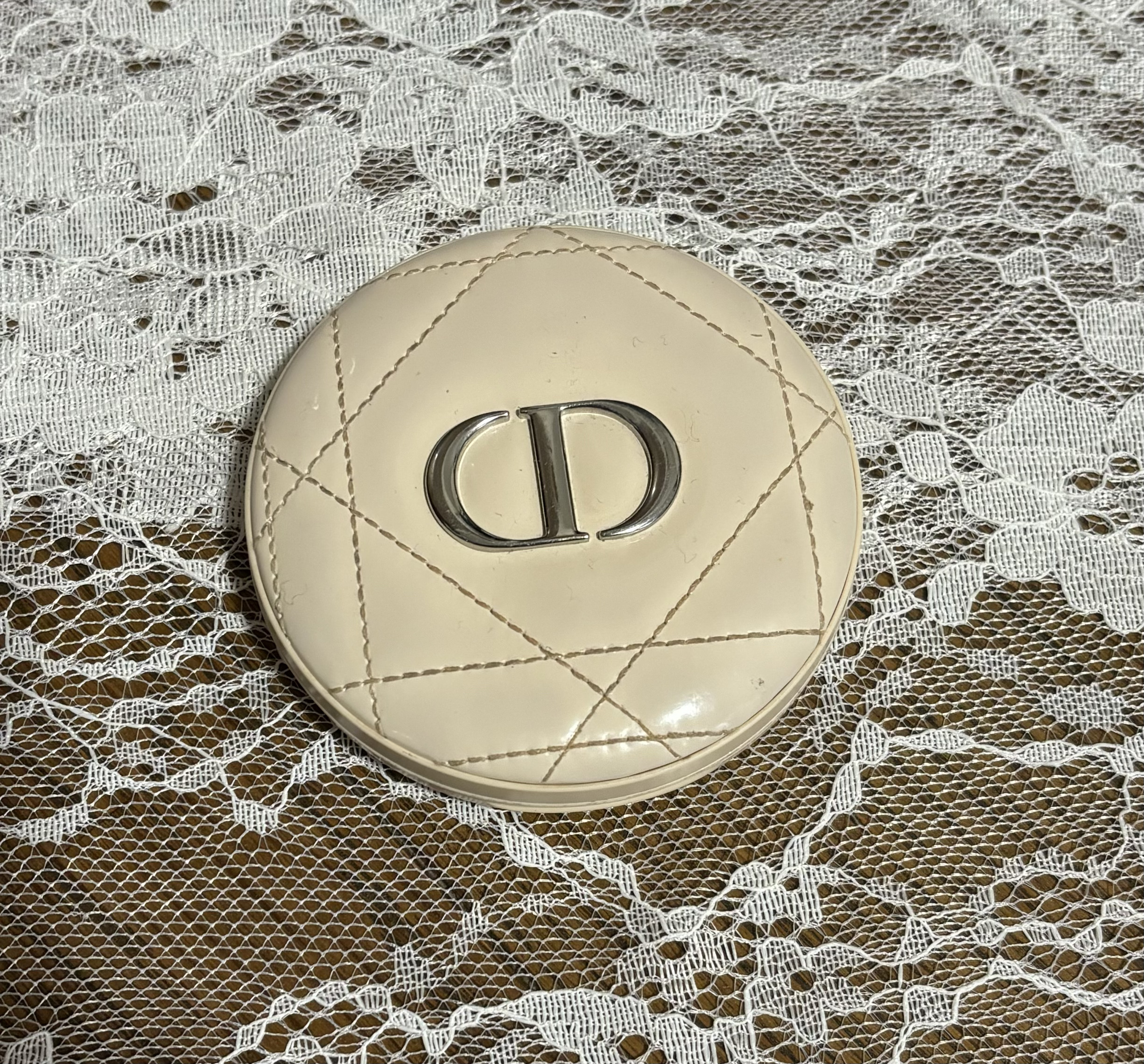 ディオールスキン フォーエヴァー クチュール ルミナイザー/Dior/プレストパウダーを使ったクチコミ（2枚目）