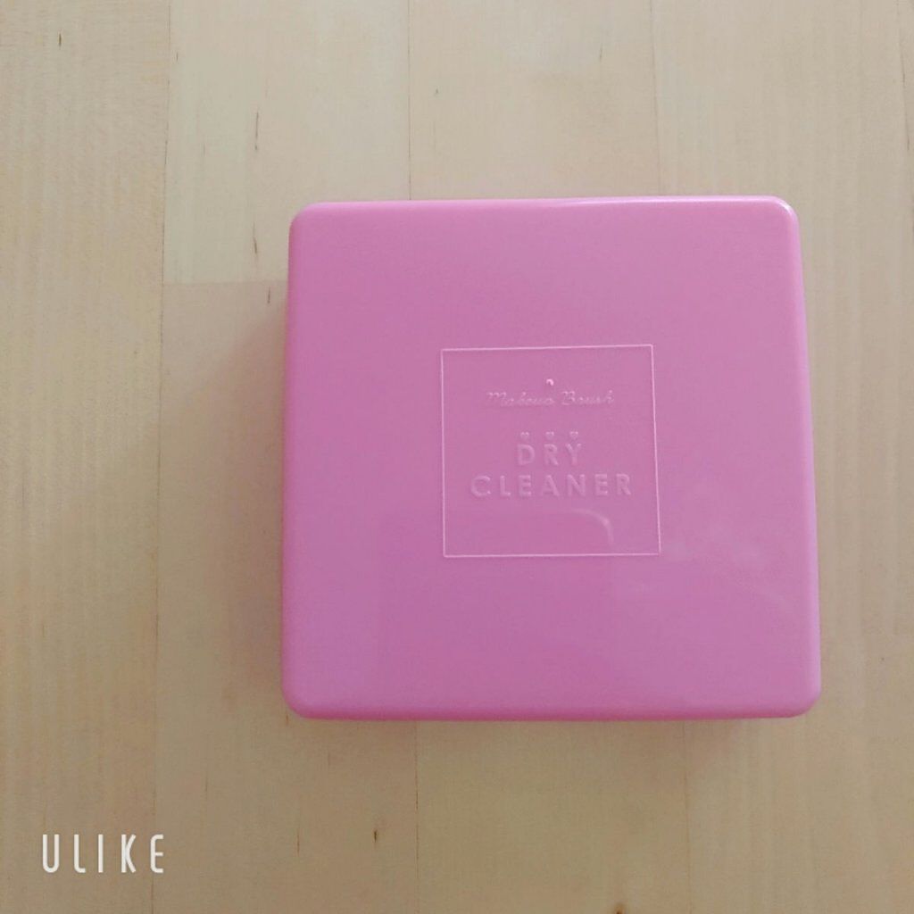 メイクブラシドライクリーナー/DAISO/メイクアップキットを使ったクチコミ（2枚目）