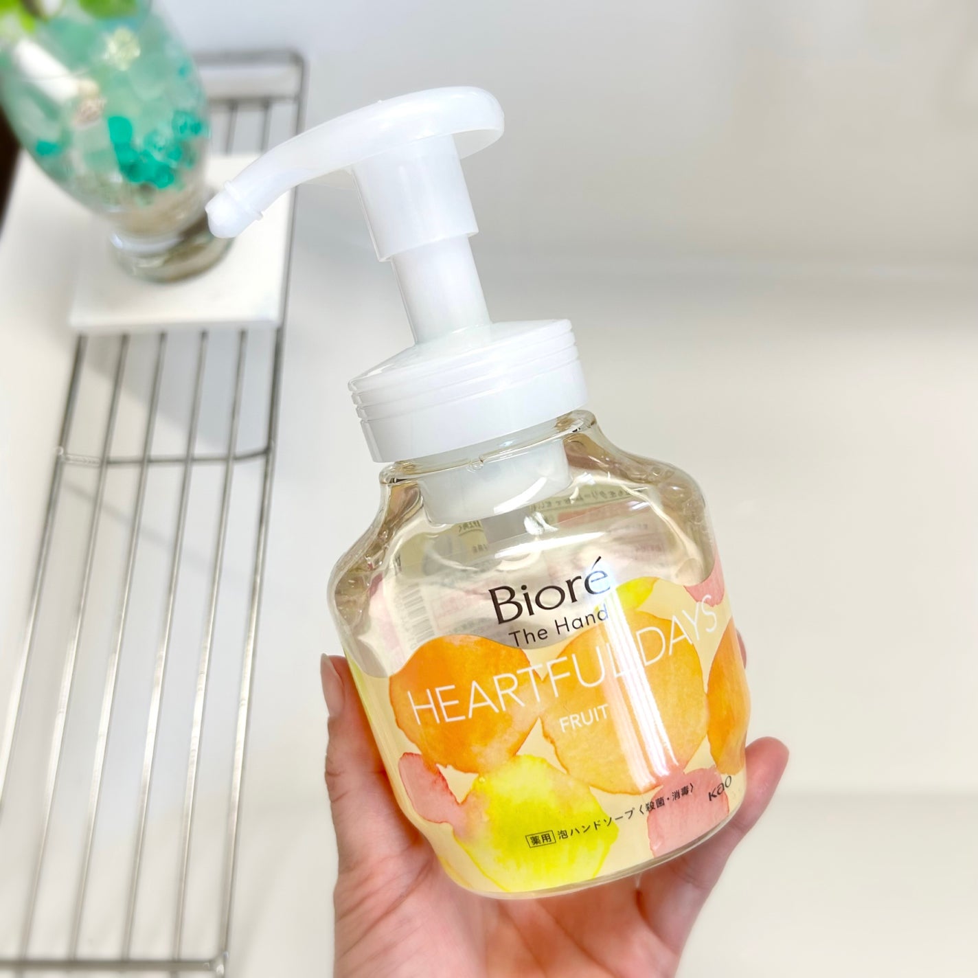 ビオレ ザ ハンド 泡ハンドソープ ふっとほどける陽だまりの果実の香り/ビオレ/ハンドソープを使ったクチコミ(2枚目)