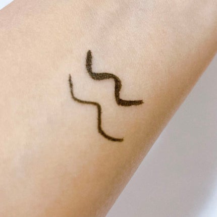 ハイパーシャープ ライナー R BK-1 漆黒ブラック/MAYBELLINE NEW YORK/リキッドアイライナーを使ったクチコミ(3枚目)